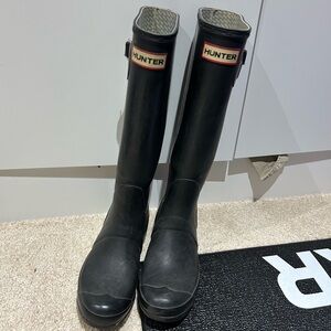 Hunter Black Gloss Mid-Calf Rain Boots